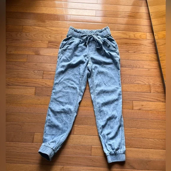 Hollister Jeans Hollister Highrise Jean Joggers Poshmark
